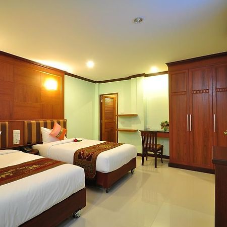 Sky Suites Bangkok Buitenkant foto