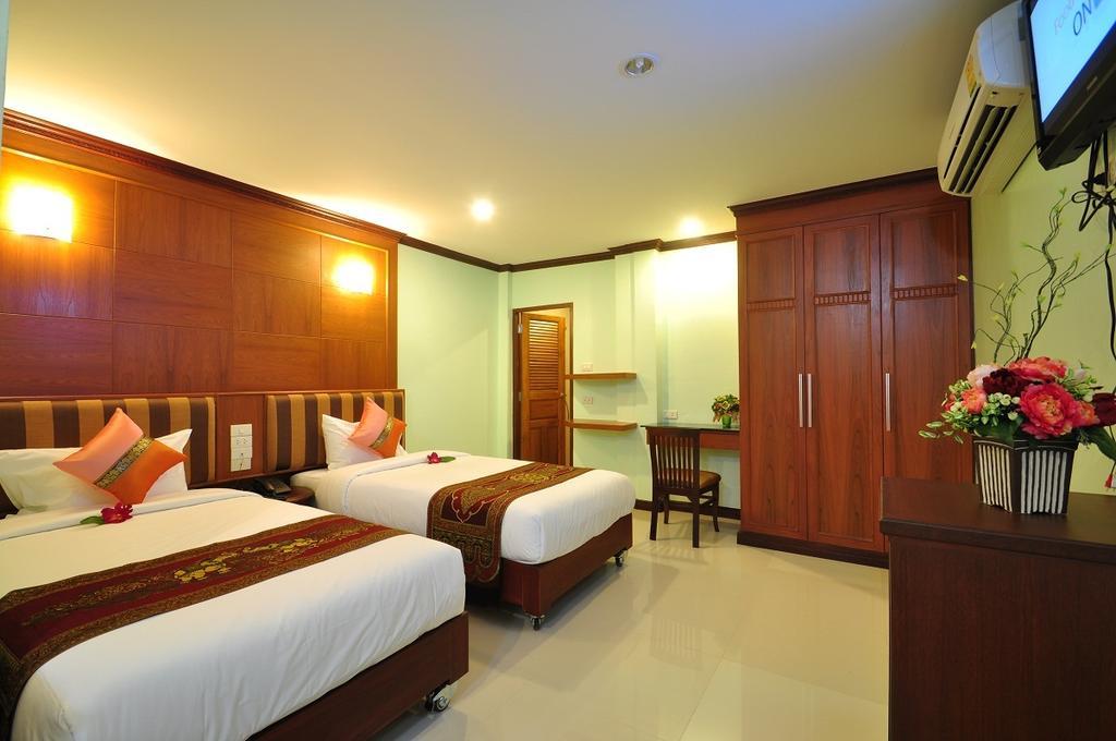 Sky Suites Bangkok Buitenkant foto