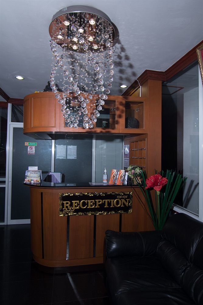 Sky Suites Bangkok Buitenkant foto