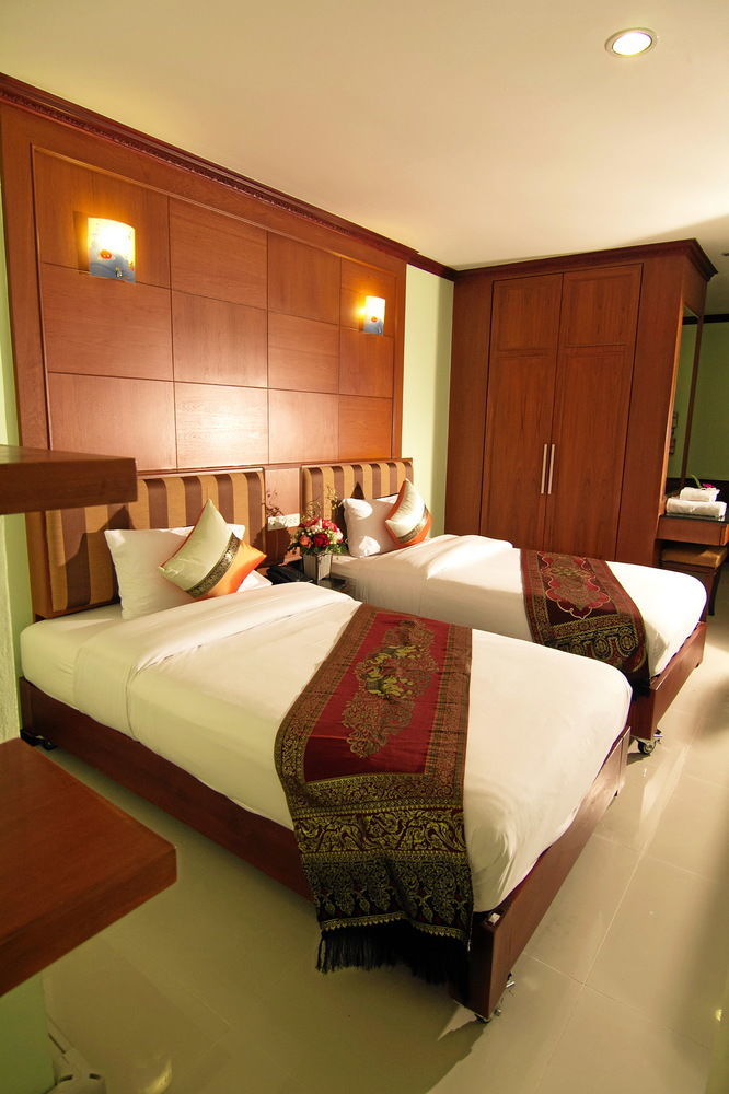 Sky Suites Bangkok Buitenkant foto