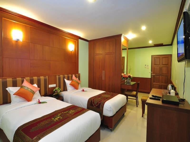 Sky Suites Bangkok Buitenkant foto